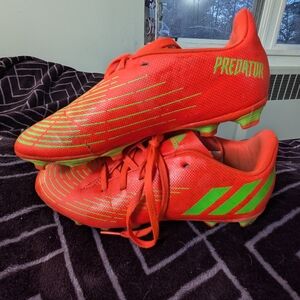 Adidas Predator Big Kids Size 4.5 Soccer Cleats - Preloved Good Cond. Football